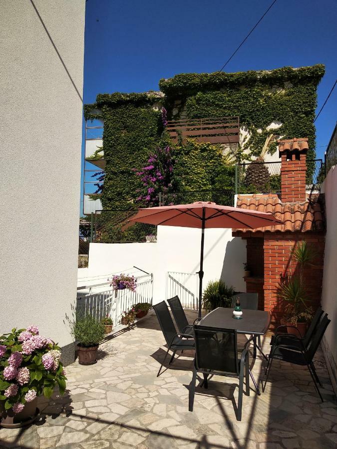 Apartment Satus Podstrana Exterior foto